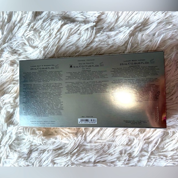 New inbox, Versace travel gift set - Picture 3 of 3